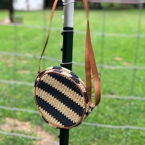 Thirty One round purse